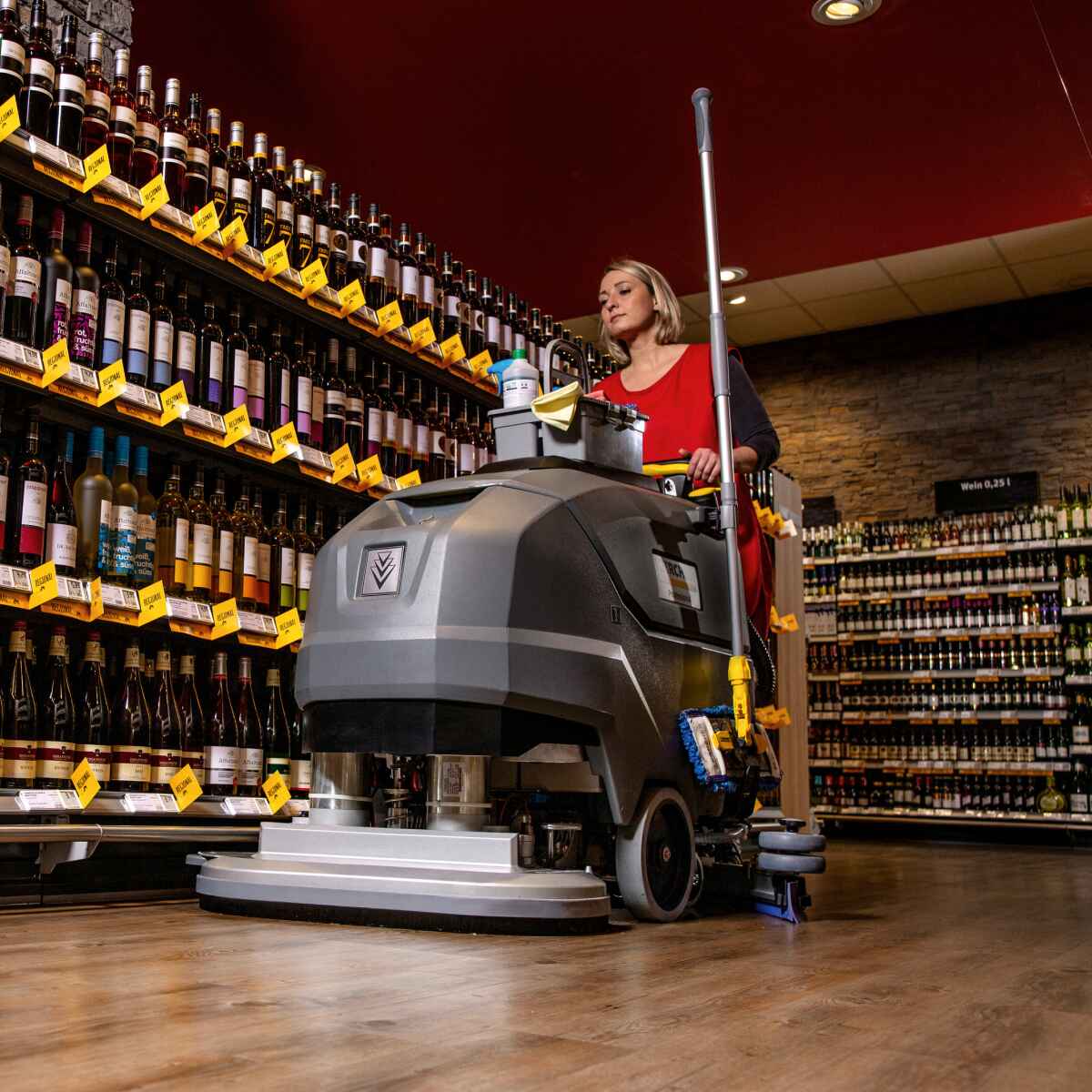 Fregadora aspiradora de empuje BD70/75 a bateria 75L Karcher 1.127 047.0 4 Fregadora aspiradora de empuje BD70/75 a bateria 75L Karcher - Imagen 4