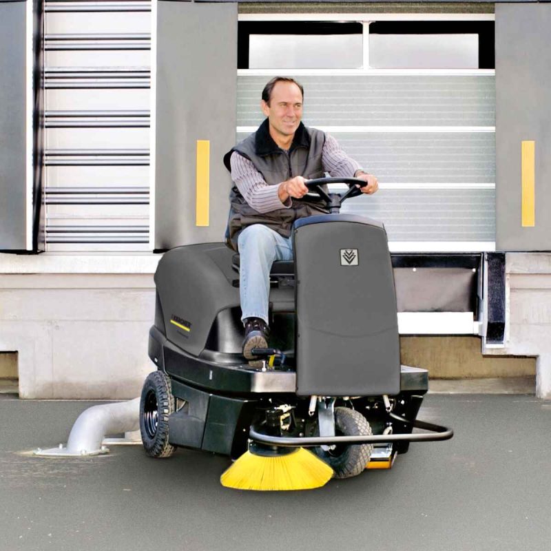 Barredora hombre a bordo KM100/100 a bateria 2100W 100L Karcher - Imagen 2