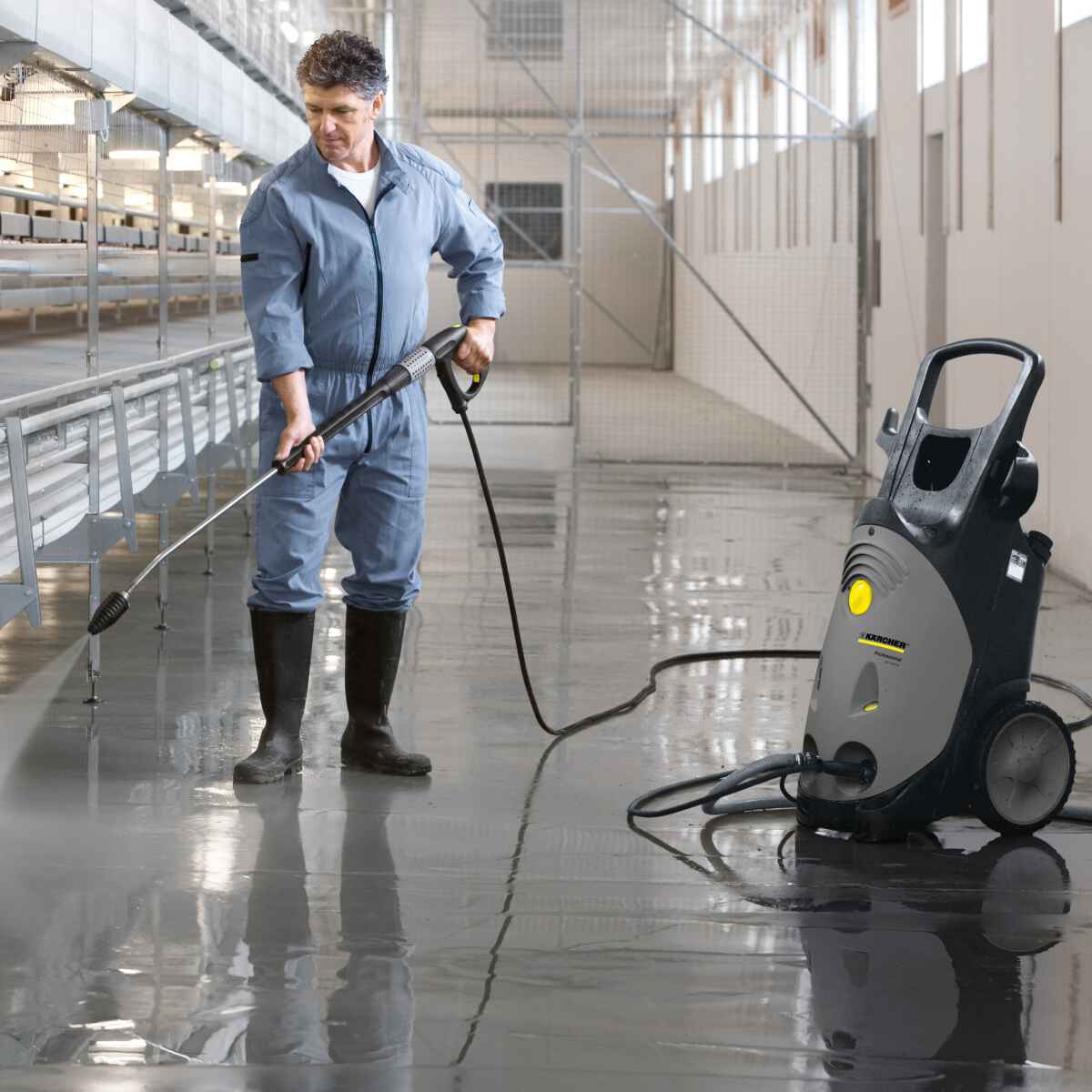 Hidrolavadora de agua fria HD4.5/32-4 7500W 220Bar Karcher 1.286 909.0 2 Hidrolavadora de agua fria HD4.5/32-4 7500W 220Bar Karcher - Imagen 2