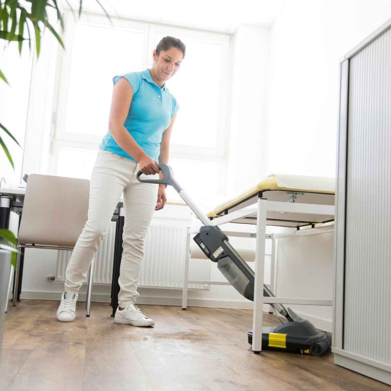 Fregadora aspiradora compacta BR30/1 a bateria 1L Karcher - Imagen 4