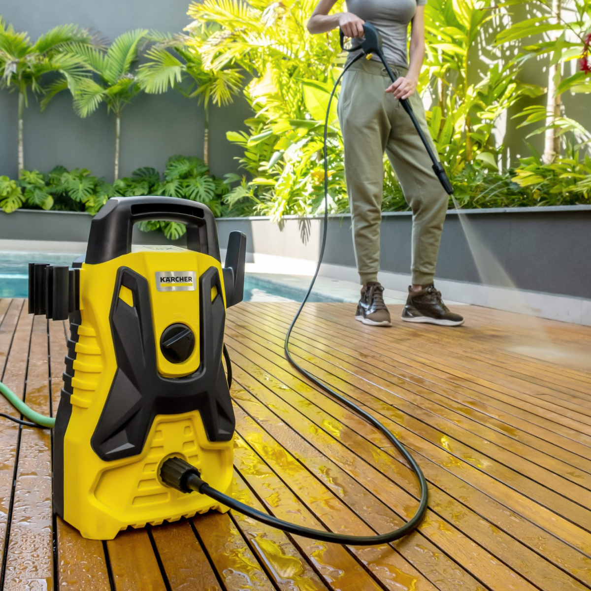 Hidrolavadora Portatil 1200W 103Bar Karcher foto en uso 5 1 15948923 8188 40ec b436 a10506587581 Hidrolavadora Portatil 1200W 103Bar Karcher - Imagen 8