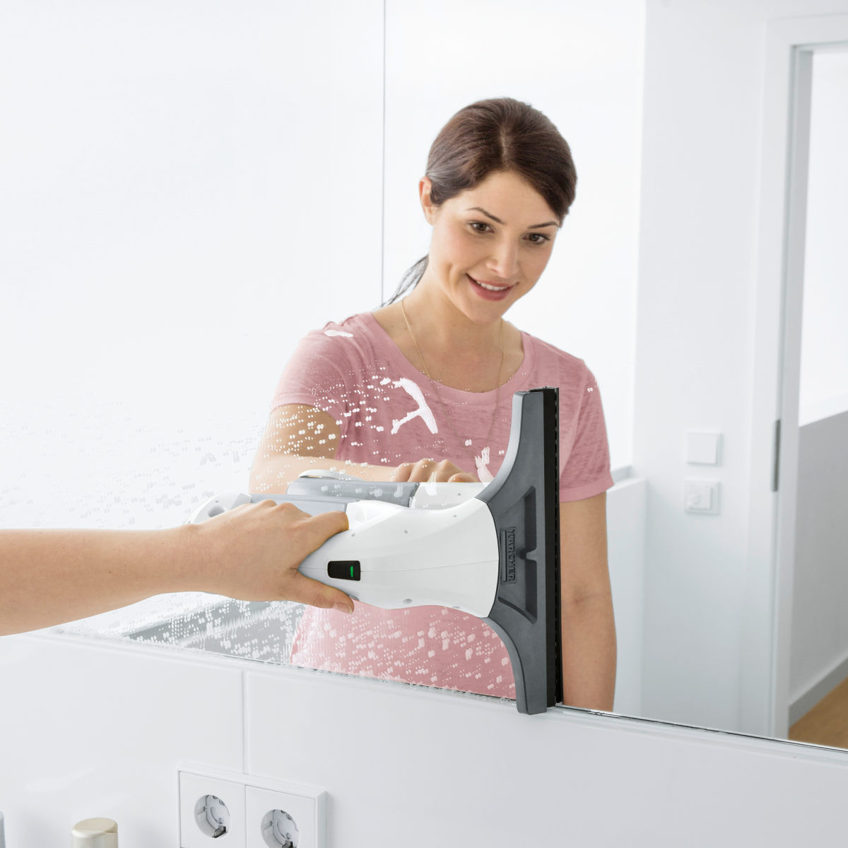 Limpia vidrios WV1 a batería Karcher 1633 6010 6 c4bdd101 be35 4162 8ded c65c52d2e66b Limpia vidrios WV1 a batería Karcher - Imagen 6